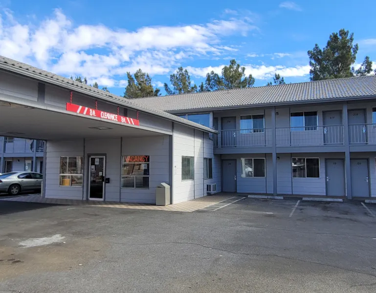 Exchange Club Motel & Casino